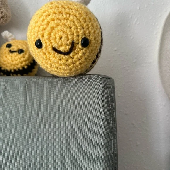 Crochet bumble bee/ stuff animal bee toys - Picture 2 of 3